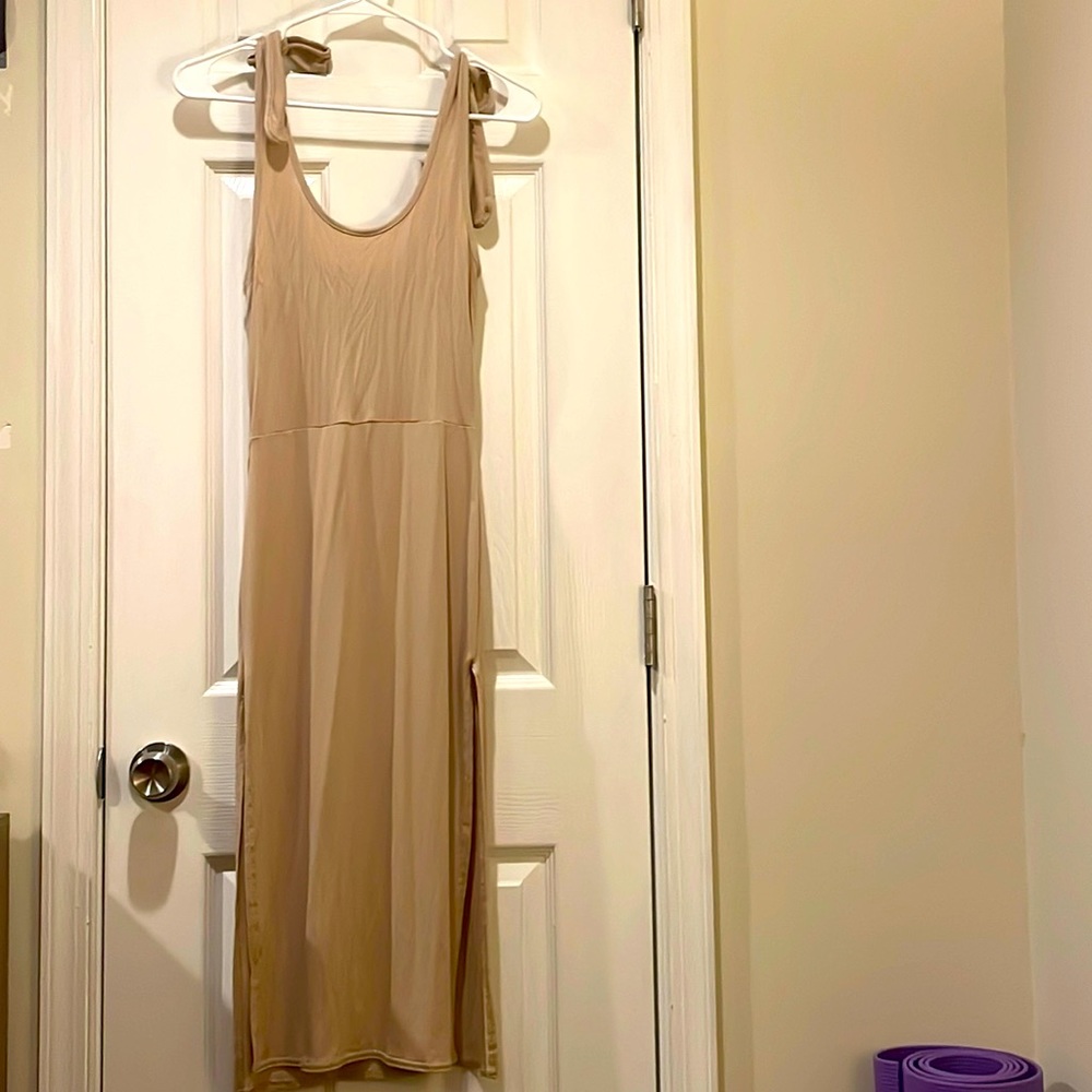 Stone Tie Shoulder Scoop Neck Jersey Midi Dress